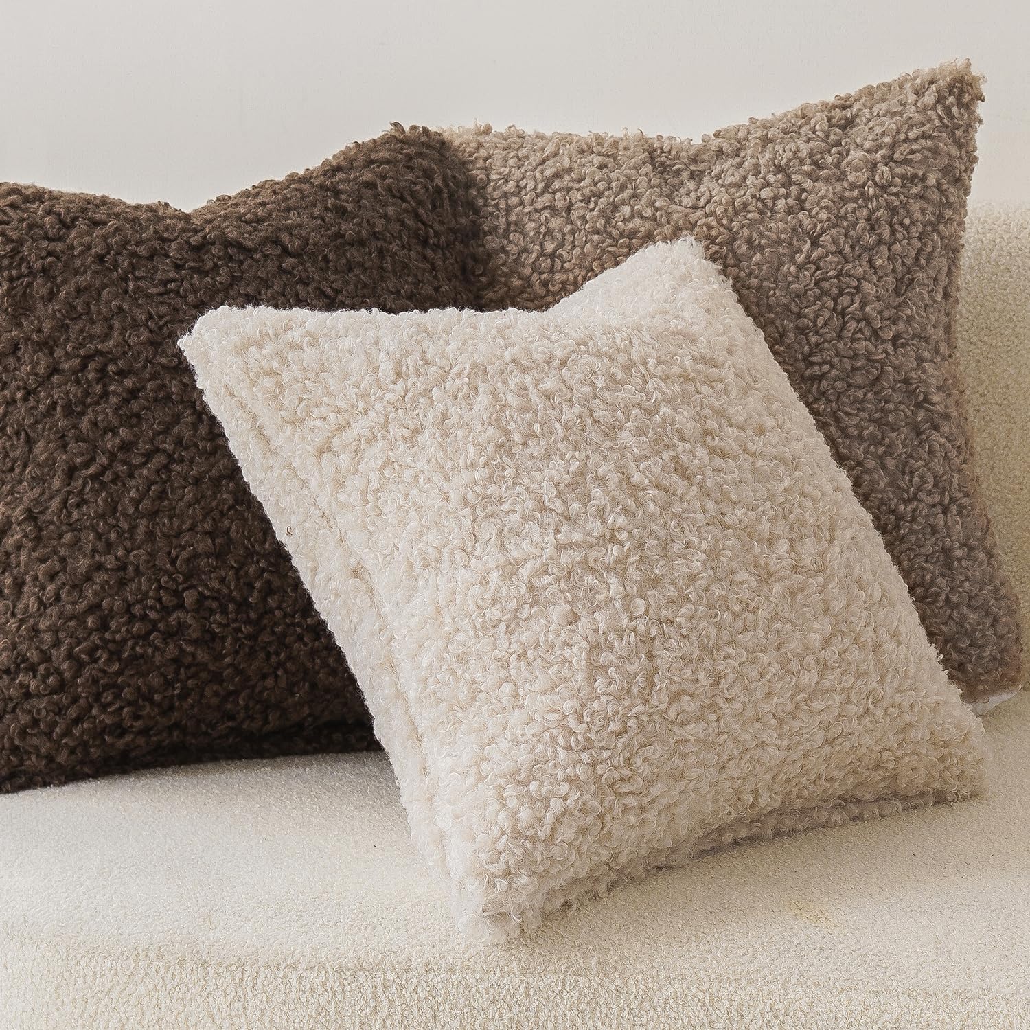 Foindtower 2 Pieces Teddy Faux Fur Throw Pillow Cover Decorative Sherpa Pillow Fuzzy Sheepskin Accent Cushion Case Soft Fleece Pillowcases for Bed Couch Living Room 18x18 Inch Khaki