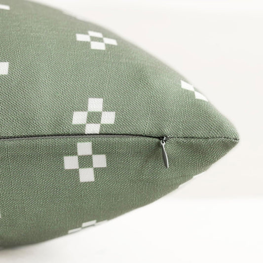 Foindtower Pack of 2, Decorative Modern Accent Throw Pillow Covers Print Farmhouse Cushion Case Boho Home Decor for Chair Couch Sofa Bedroom Living Room Outdoor 18x18 Inch Light Green
