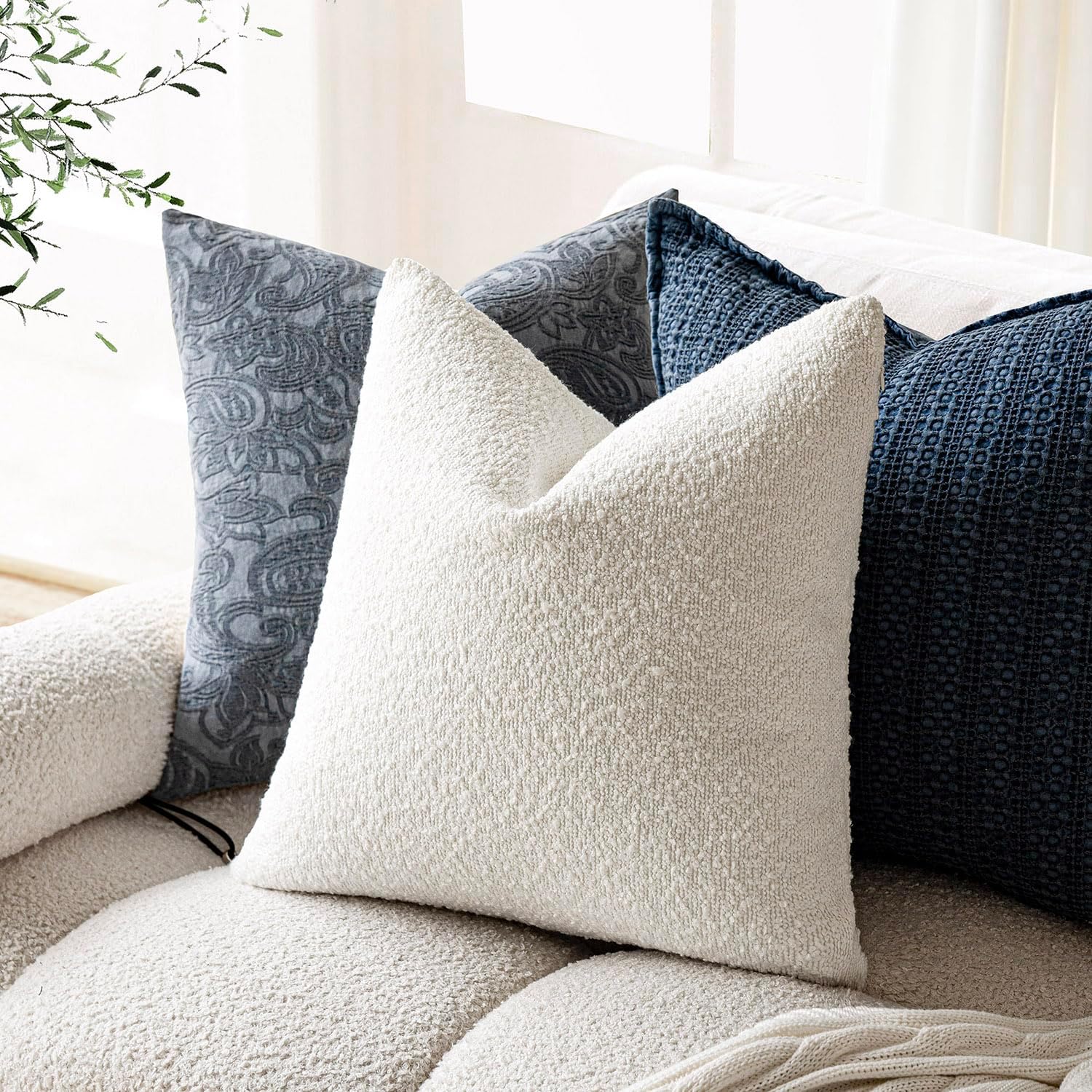 Foindtower Pack of 2, 20 x 20 Inch, Decorative Textured Boucle Throw Pillow Covers Accent Solid Pillow Cases Cozy Soft Couch Cushion Case for Chair Sofa Bedroom Living Room Home Decor, Cream White